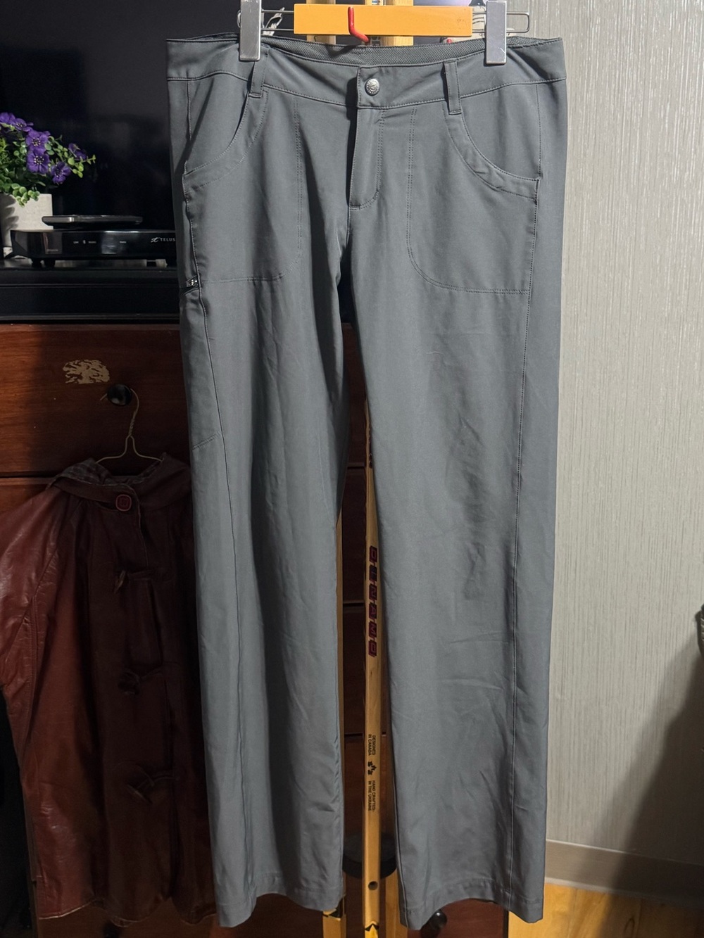 Patagonia Women's Gray Outdoor Hiking Pants Sz. 8